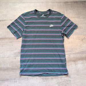NIKE TEE MULTI-STRIPED & COLOR T-SHIRT SZ Small S Green Purple Short Sleeve